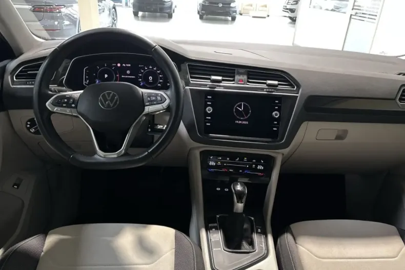 Volkswagen Tiguan din 2021 cu 75.685 km - oferta VOL137064 - foto 8