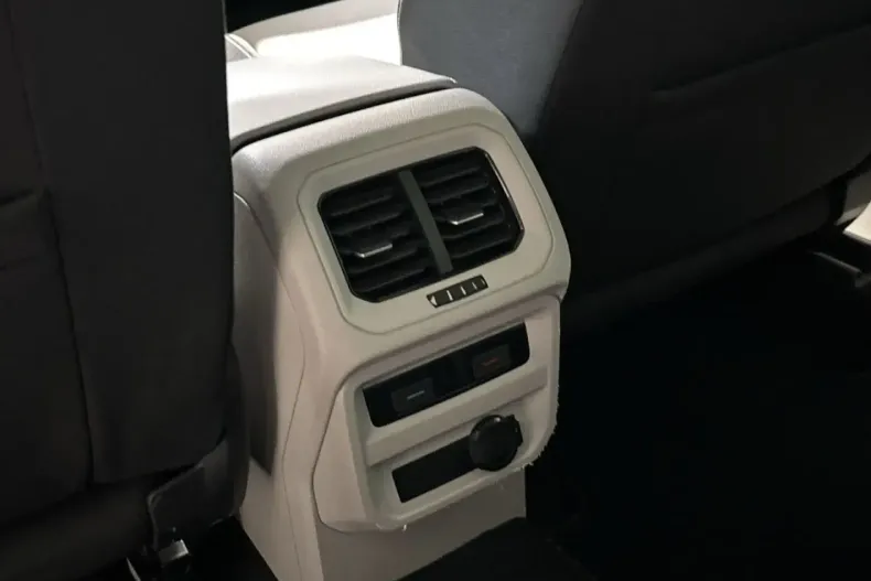 Volkswagen Tiguan din 2021 cu 75.685 km - oferta VOL137064 - foto 24