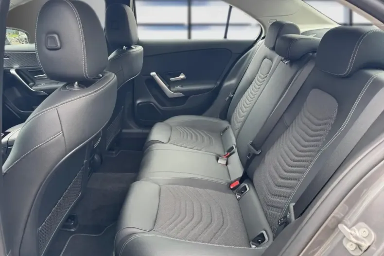 Mercedes-Benz A 180 din 2024 cu 11.959 km - oferta MER137065 - foto 6