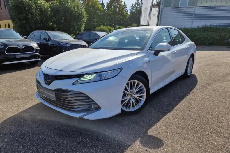 Toyota Camry din 2021 cu 53.562 km - oferta TOY137070 - foto 1