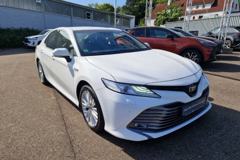 Toyota Camry din 2021 cu 53.562 km - oferta TOY137070 - foto 2