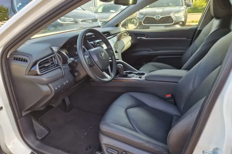 Toyota Camry din 2021 cu 53.562 km - oferta TOY137070 - foto 9