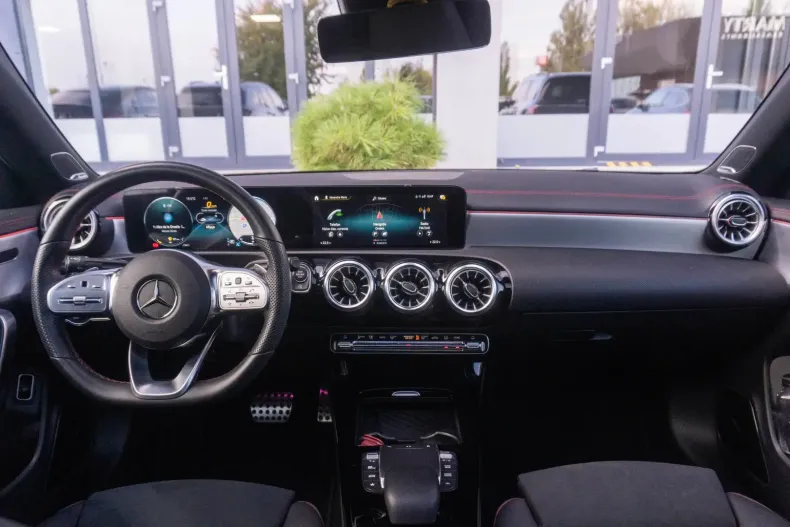 Mercedes-Benz CLA 200 din 2023 cu 22.000 km - oferta MER137124 - foto 17