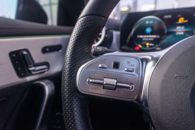 Mercedes-Benz CLA 200 din 2023 cu 22.000 km - oferta MER137124 - foto 19