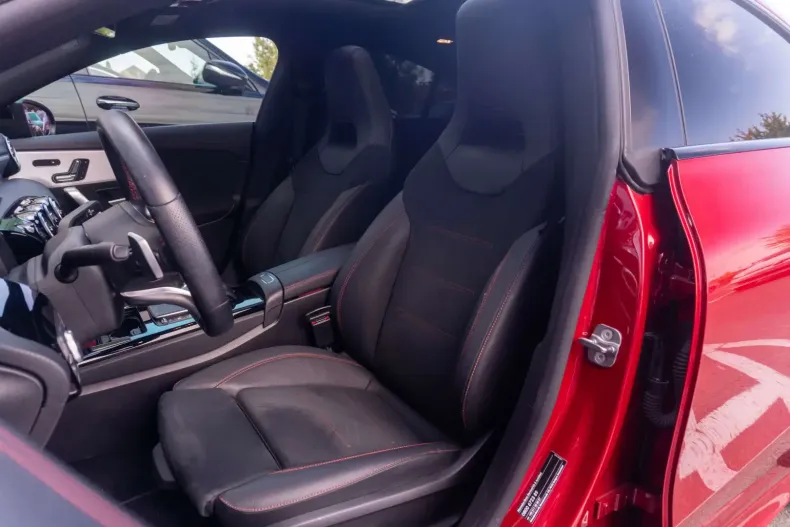 Mercedes-Benz CLA 200 din 2023 cu 22.000 km - oferta MER137124 - foto 29