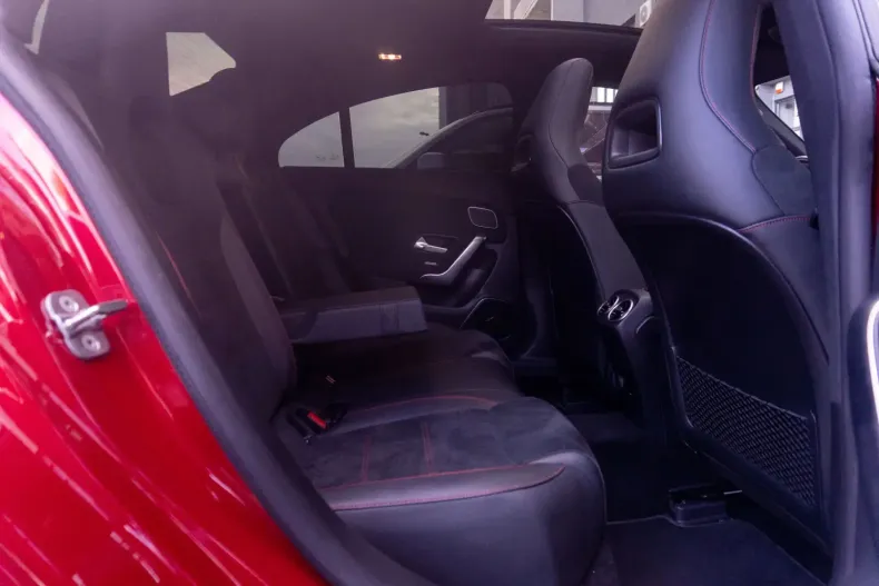 Mercedes-Benz CLA 200 din 2023 cu 22.000 km - oferta MER137124 - foto 37