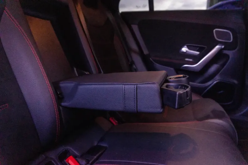 Mercedes-Benz CLA 200 din 2023 cu 22.000 km - oferta MER137124 - foto 38