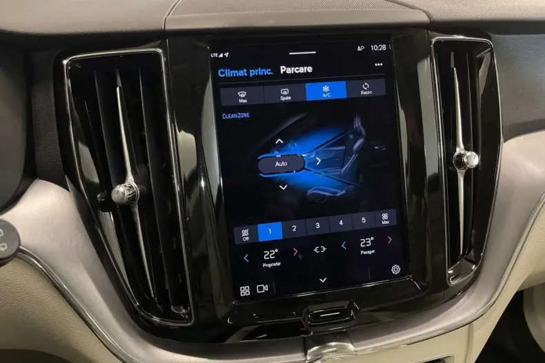 Volvo XC60 din 2021 cu 97.395 km - oferta VOL137127 - foto 18