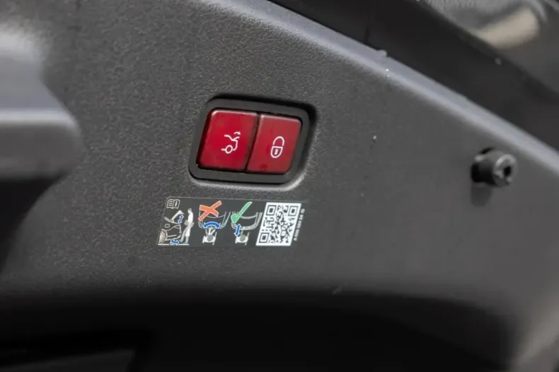 Mercedes-Benz CLE 53 AMG din 2024 cu 17.468 km - oferta MER137146 - foto 24