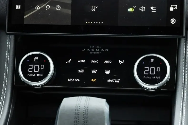 Jaguar F-Pace din 2024 cu 18.601 km - oferta JAG137190 - foto 12