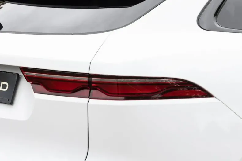 Jaguar F-Pace din 2024 cu 18.601 km - oferta JAG137190 - foto 19