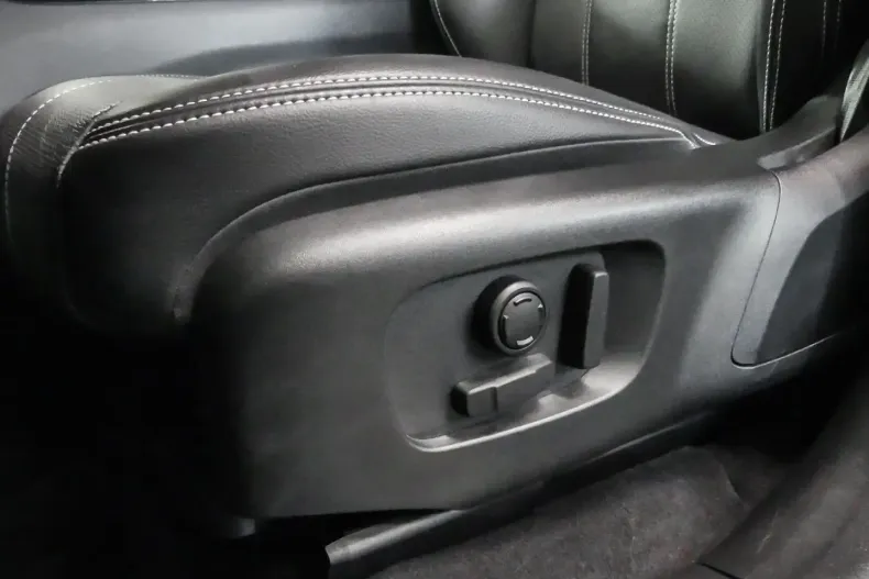 Land Rover Range Rover Velar din 2022 cu 40.733 km - oferta LAN137192 - foto 17