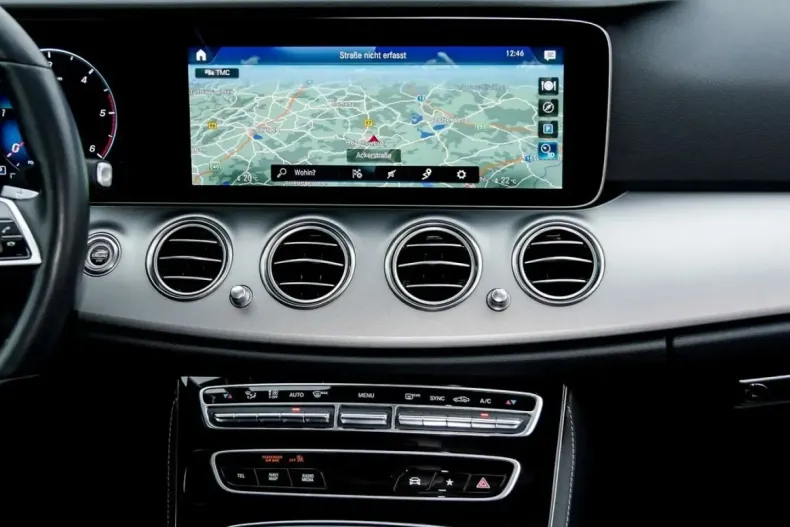 Mercedes-Benz E 220 din 2022 cu 79.664 km - oferta MER137193 - foto 7