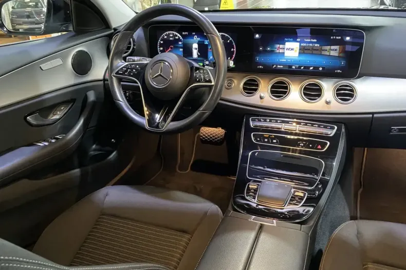 Mercedes-Benz E 220 din 2022 cu 82.488 km - oferta MER137203 - foto 13