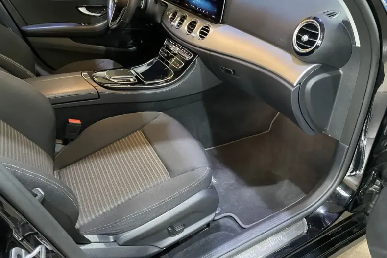 Mercedes-Benz E 220 din 2022 cu 82.488 km - oferta MER137203 - foto 17