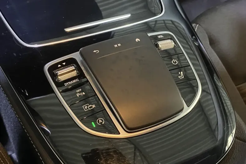 Mercedes-Benz E 220 din 2022 cu 82.488 km - oferta MER137203 - foto 26