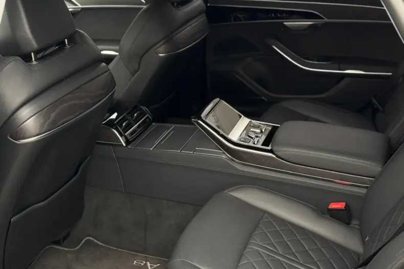 Audi A8 din 2022 cu 60.600 km - oferta AUD137349 - foto 12