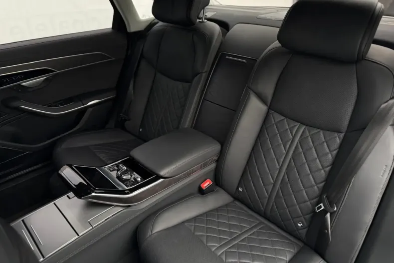 Audi A8 din 2022 cu 60.600 km - oferta AUD137349 - foto 13