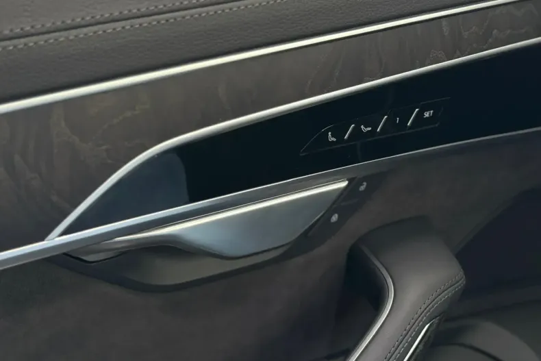 Audi A8 din 2022 cu 60.600 km - oferta AUD137349 - foto 15