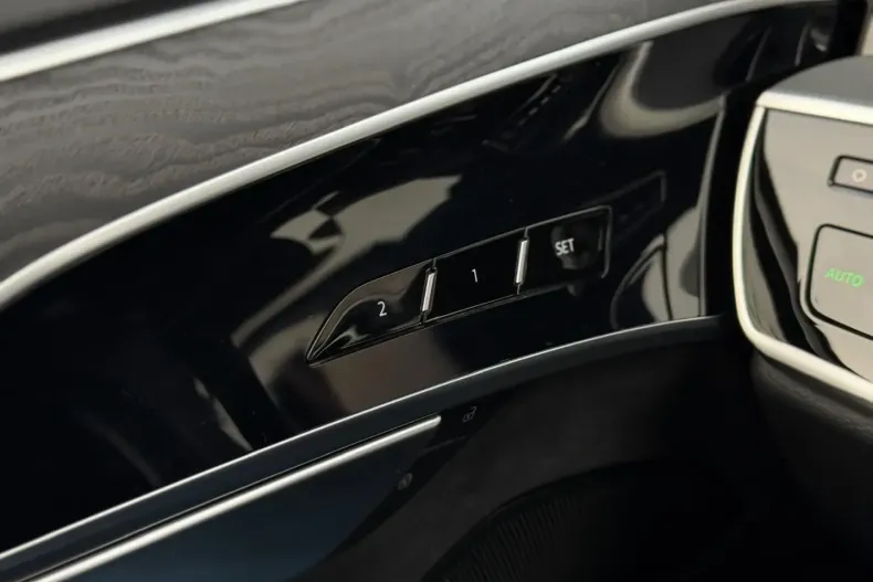 Audi A8 din 2022 cu 60.600 km - oferta AUD137349 - foto 25