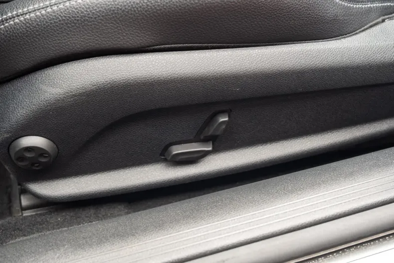 Mercedes-Benz E 220 din 2021 cu 57.039 km - oferta MER137353 - foto 24