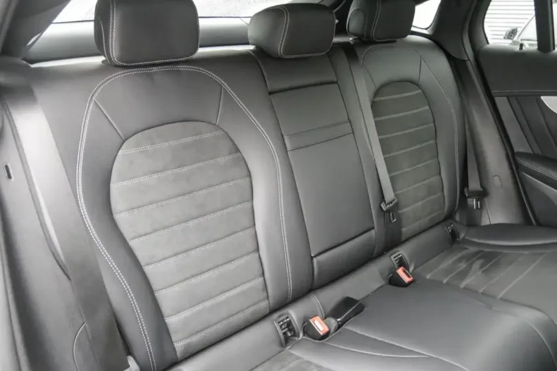 Mercedes-Benz GLC 300 din 2022 cu 45.500 km - oferta MER137359 - foto 4