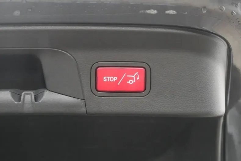 Mercedes-Benz GLC 300 din 2022 cu 45.500 km - oferta MER137359 - foto 14