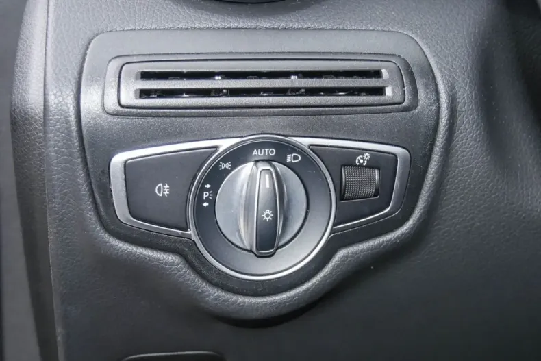 Mercedes-Benz GLC 300 din 2022 cu 45.500 km - oferta MER137359 - foto 15