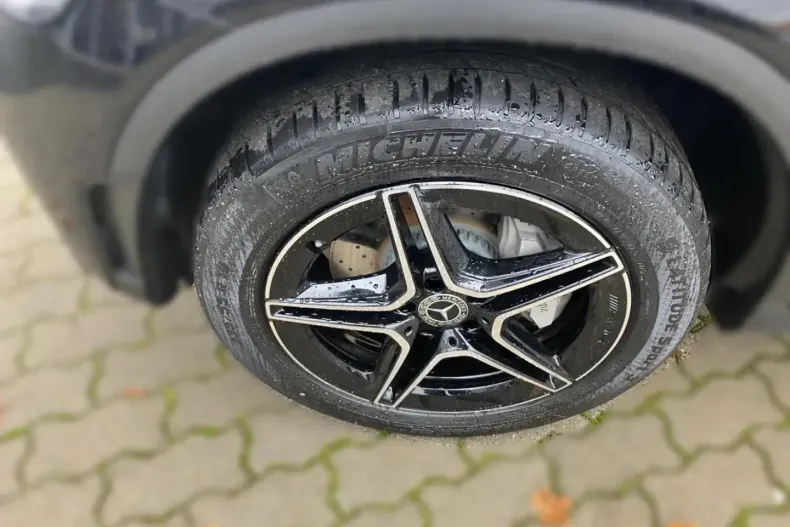 Mercedes-Benz GLC 300 din 2021 cu 36.243 km - oferta MER137360 - foto 3