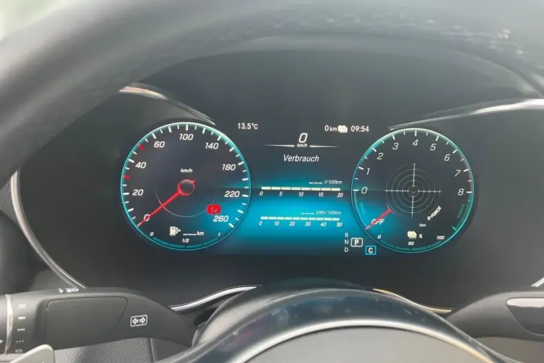 Mercedes-Benz GLC 300 din 2021 cu 36.243 km - oferta MER137360 - foto 4