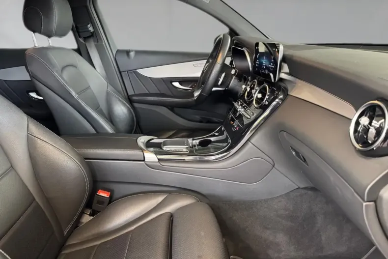 Mercedes-Benz GLC 300 din 2021 cu 39.595 km - oferta MER137363 - foto 8