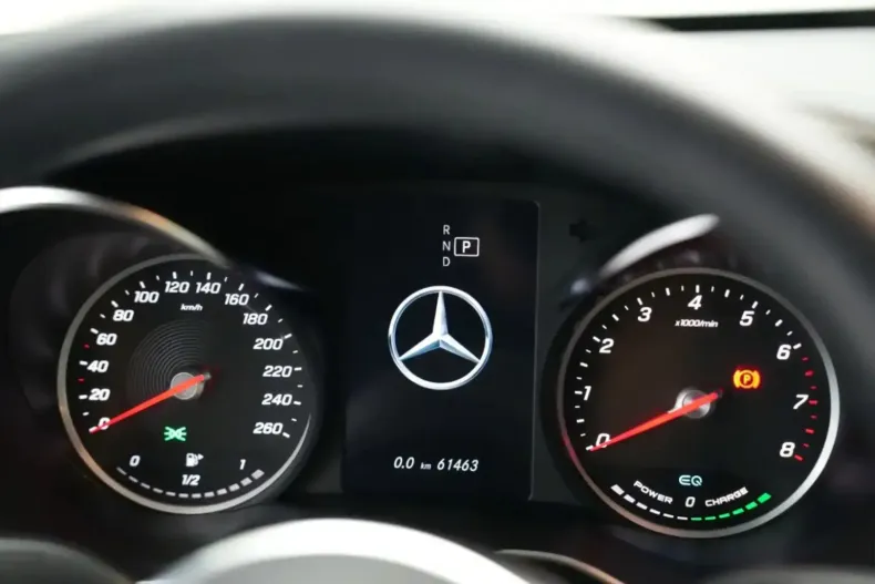 Mercedes-Benz GLC 300 din 2022 cu 61.945 km - oferta MER137374 - foto 4