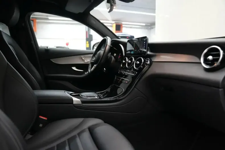 Mercedes-Benz GLC 300 din 2022 cu 61.945 km - oferta MER137374 - foto 7