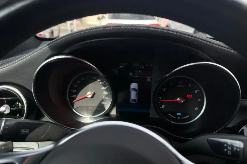 Mercedes-Benz GLC 300 din 2022 cu 61.945 km - oferta MER137374 - foto 11