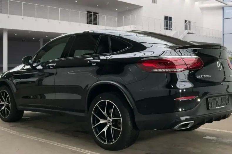 Mercedes-Benz GLC 300 din 2021 cu 79.300 km - oferta MER137375 - foto 4