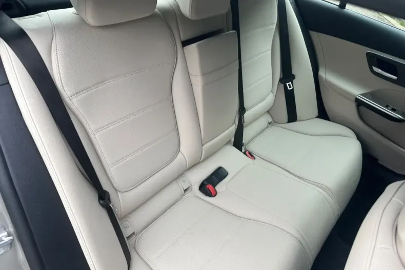 Mercedes-Benz C 200 din 2023 cu 45.830 km - oferta MER137390 - foto 16