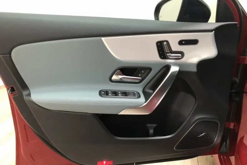 Mercedes-Benz A 45 AMG din 2023 cu 3.100 km - oferta MER137399 - foto 19