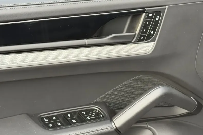 Porsche Cayenne din 2024 cu 24.854 km - oferta POR137408 - foto 15