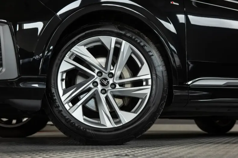 Audi Q7 din 2022 cu 74.311 km - oferta AUD137478 - foto 3