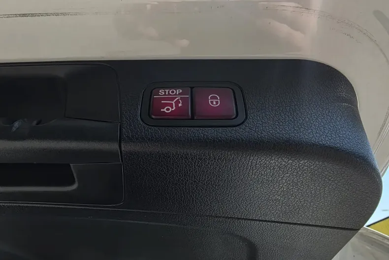 Mercedes-Benz GLB 250 din 2021 cu 76.064 km - oferta MER137488 - foto 20