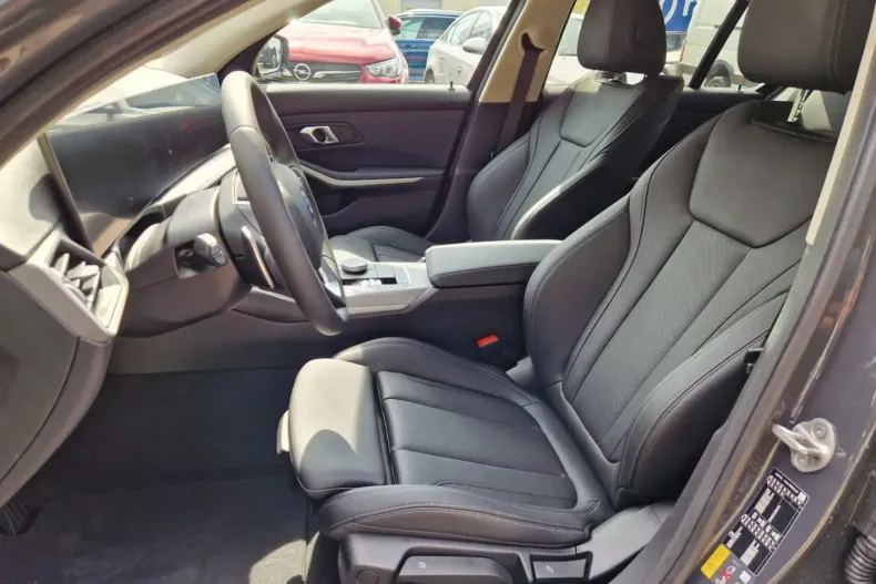 BMW 320 din 2024 cu 41 km - oferta BMW137490 - foto 9