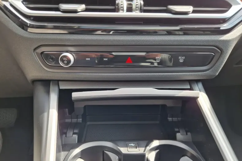 BMW 320 din 2024 cu 41 km - oferta BMW137490 - foto 22