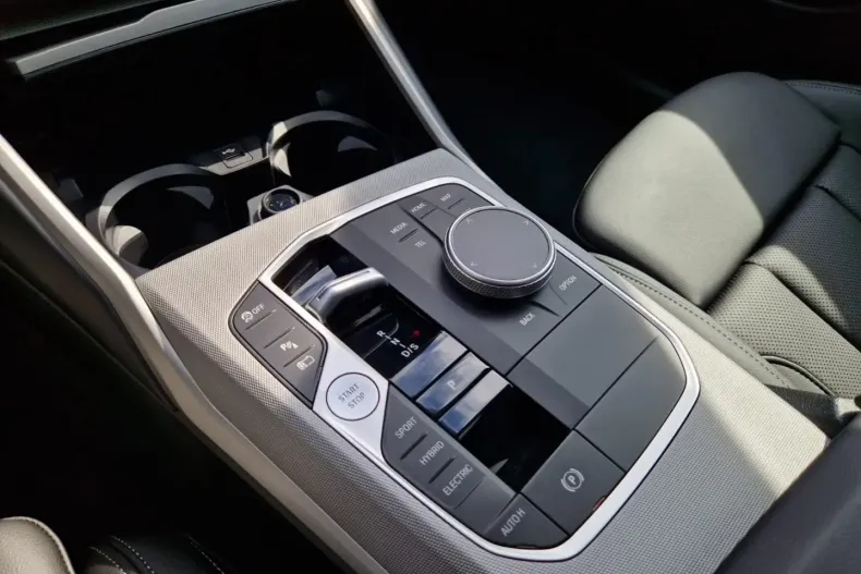 BMW 320 din 2024 cu 41 km - oferta BMW137490 - foto 23