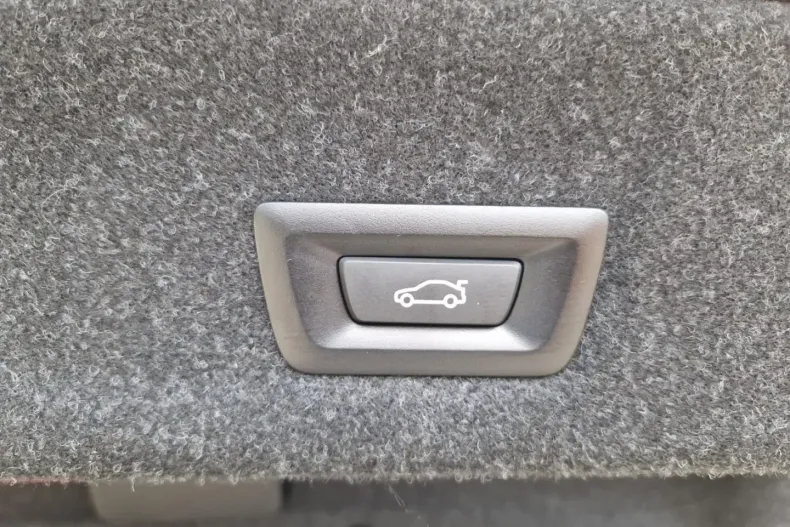 BMW 320 din 2024 cu 41 km - oferta BMW137490 - foto 28