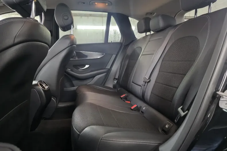 Mercedes-Benz GLC 220 din 2021 cu 56.933 km - oferta MER137495 - foto 31