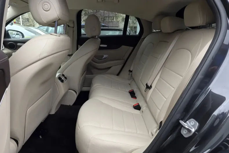 Mercedes-Benz GLC 220 din 2020 cu 42.131 km - oferta MER137497 - foto 11