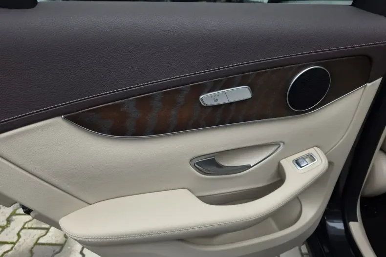 Mercedes-Benz GLC 220 din 2020 cu 42.131 km - oferta MER137497 - foto 19