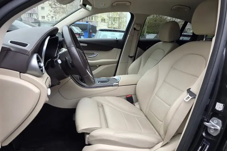 Mercedes-Benz GLC 220 din 2020 cu 42.131 km - oferta MER137497 - foto 29