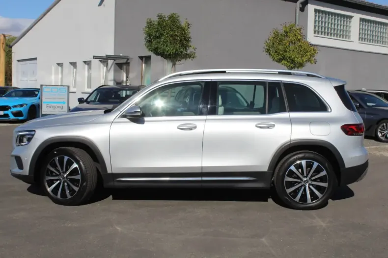 Mercedes-Benz GLB 220 din 2022 cu 59.850 km - oferta MER137502 - foto 2