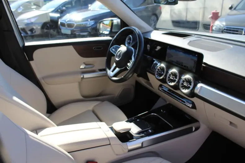 Mercedes-Benz GLB 220 din 2022 cu 59.850 km - oferta MER137502 - foto 3